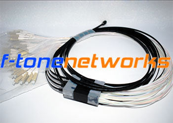 MPO-LC Fanout 12芯束状小圆缆万兆OM4光纤跳线